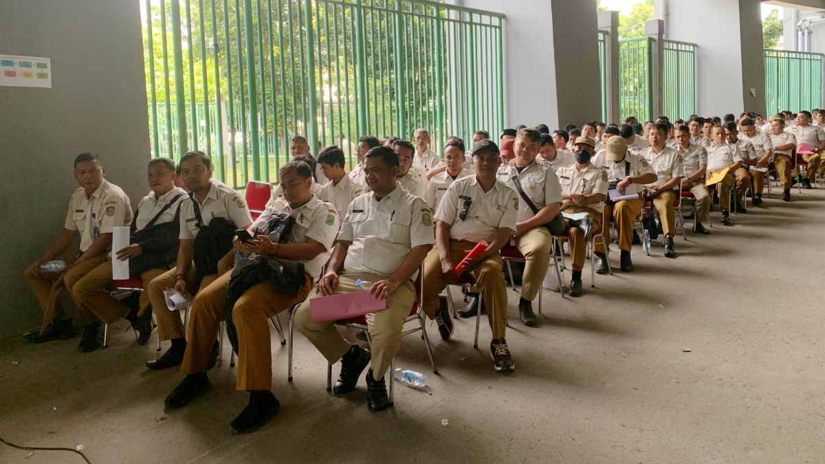 Ribuan Calon PPPK Kota Bekasi Jalani Tes Kesehatan di Stadion Patriot