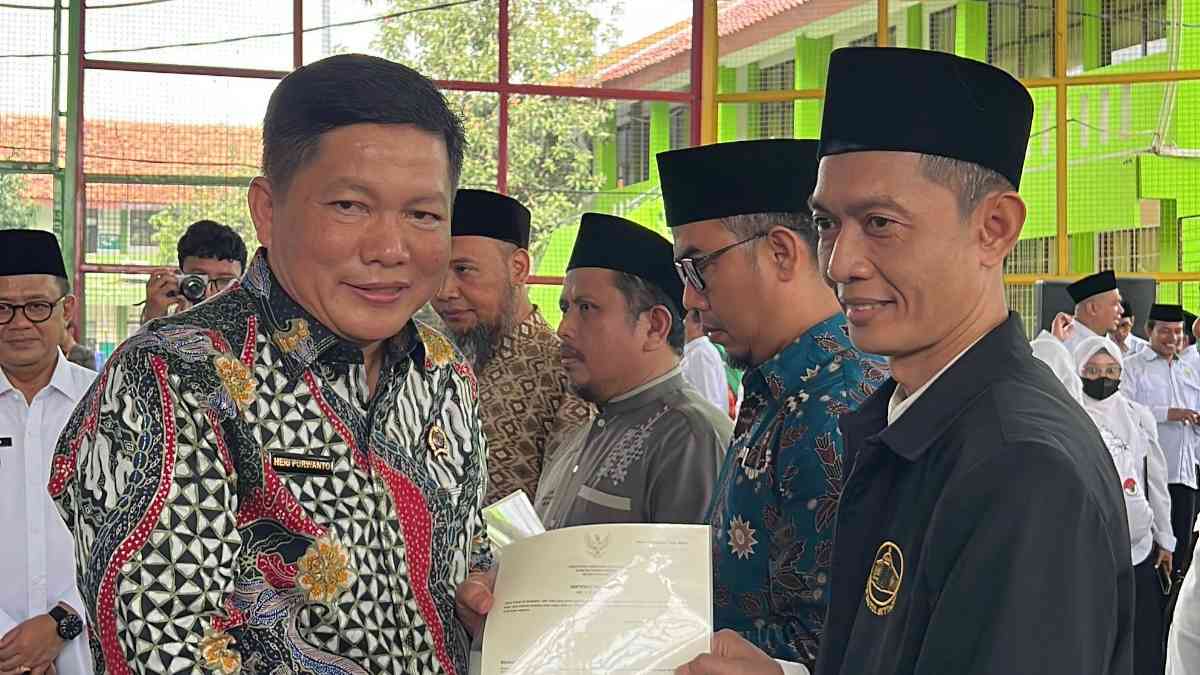 BPN Kota Bekasi Serahkan 7 Sertipikat Tanah Wakaf ke Lembaga Islam