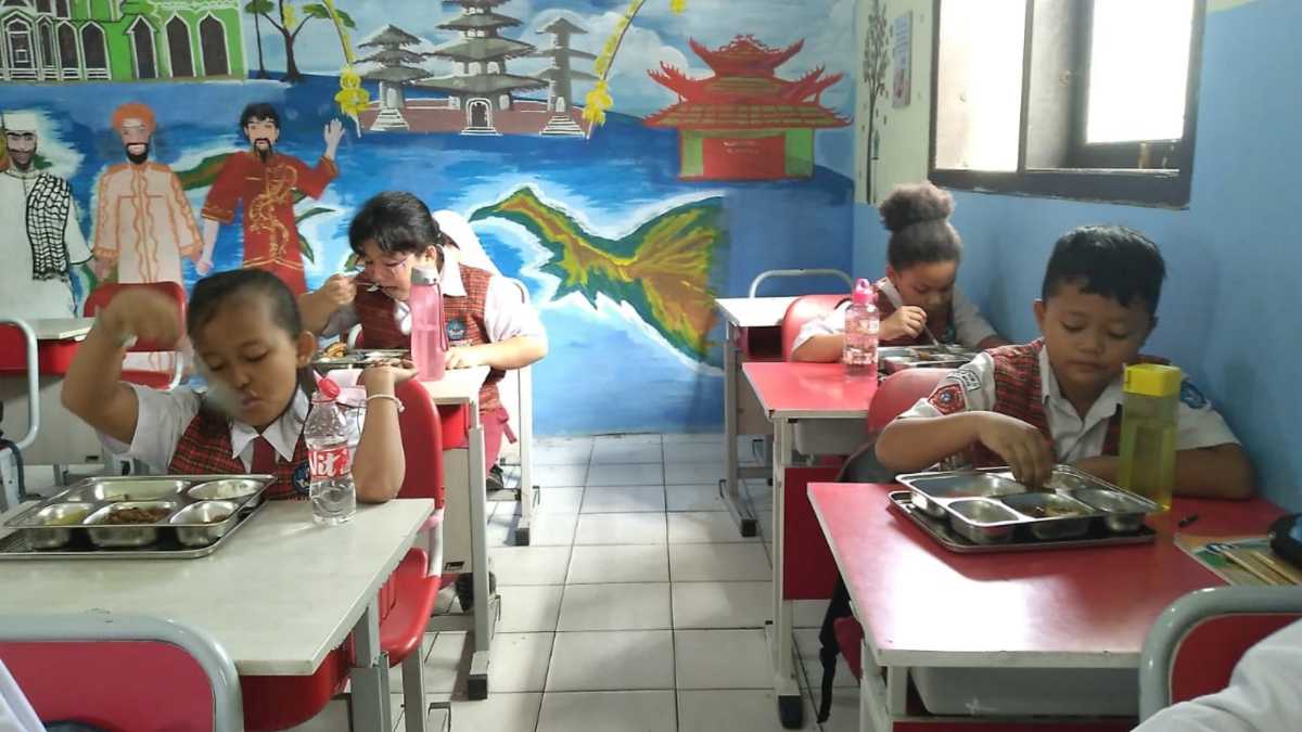 Makan Bergizi Gratis Belum Merata di Kota Bekasi, Ada Apa?