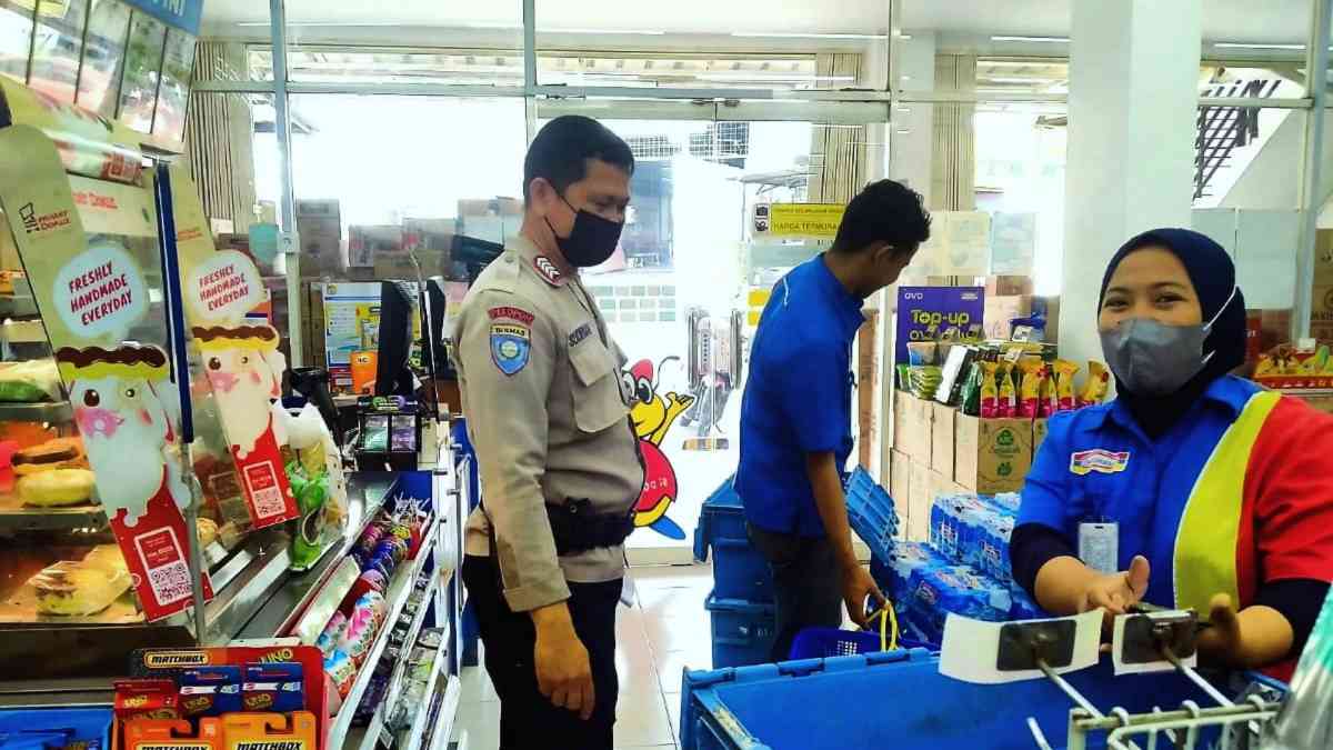 Jelang Lebaran, Polisi Kota Bekasi Tingkatkan Patroli di Minimarket