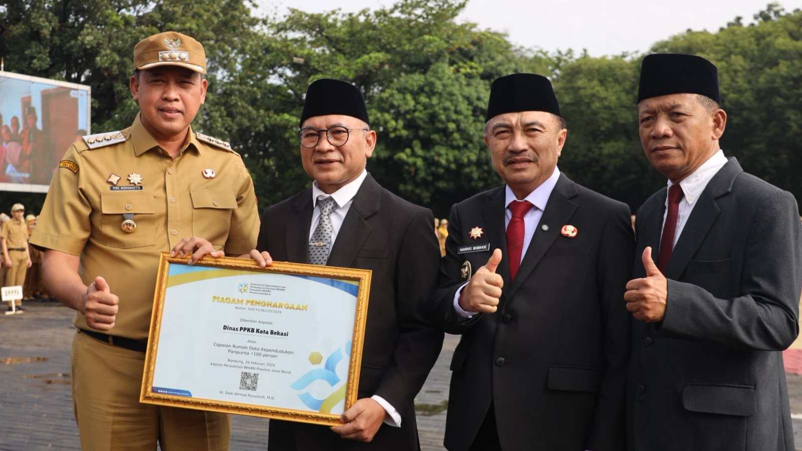 Wali Kota Bekasi Salurkan Bantuan Disabilitas