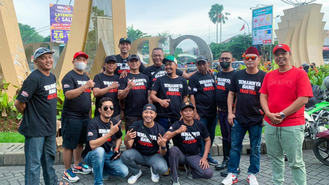 Teman Bang Faisyal Bagikan 500 Takjil di Bekasi Selatan