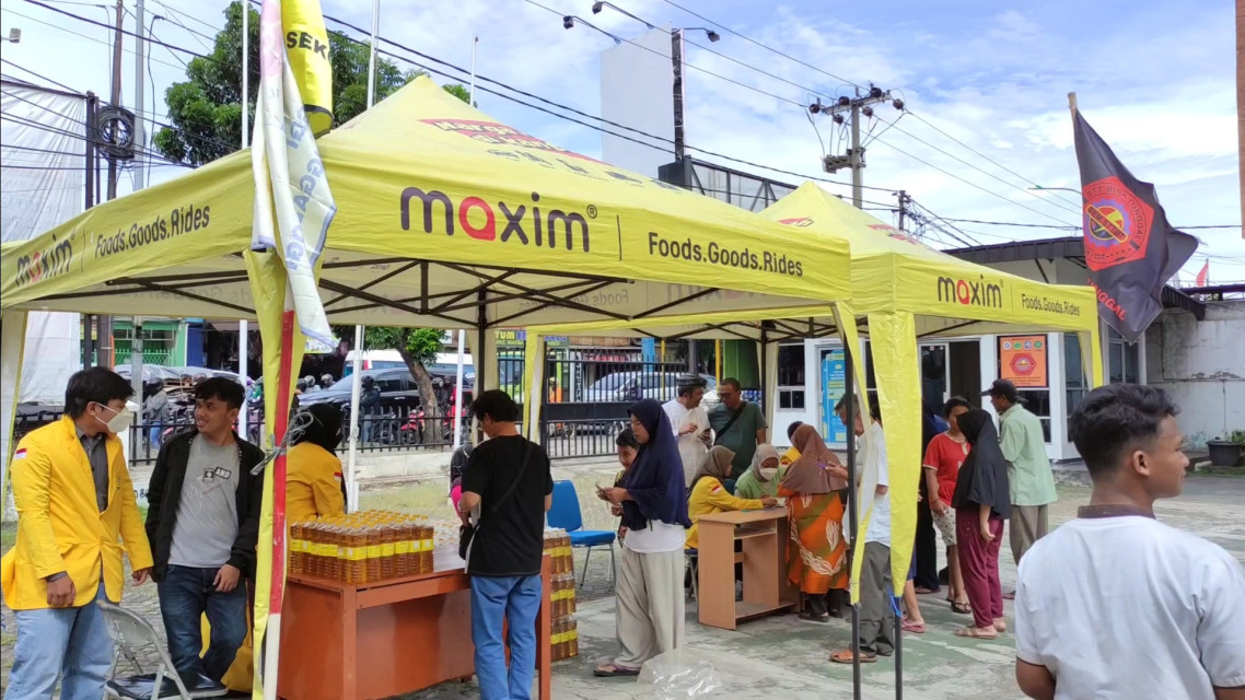 Yayasan STT Bina Tunggal Gelar Bazar Minyak Goreng Murah untuk Membantu Masyarakat
