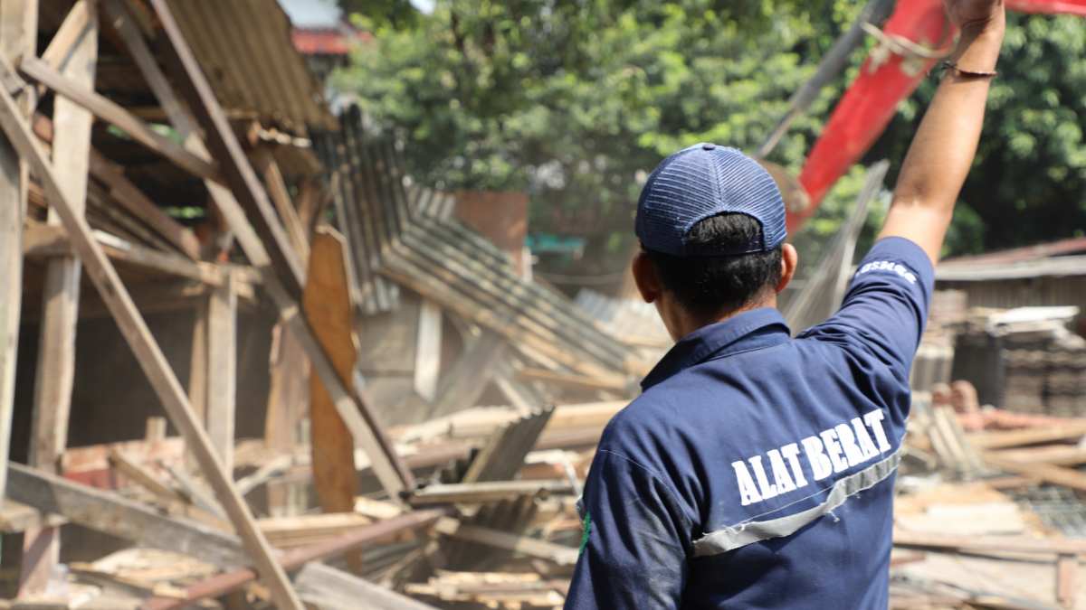 4 Bangli RW 07 Jatibening Baru Di Bongkar