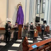 Brimob Polda Metro Sterilisasi Gereja Pastikan Paskah Aman