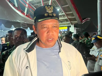 Wali Kota Bekasi Tinjau Lokasi Tabrakan Kereta di Bekasi Timur, Pastikan Evakuasi dan Penanganan Korban Maksimal