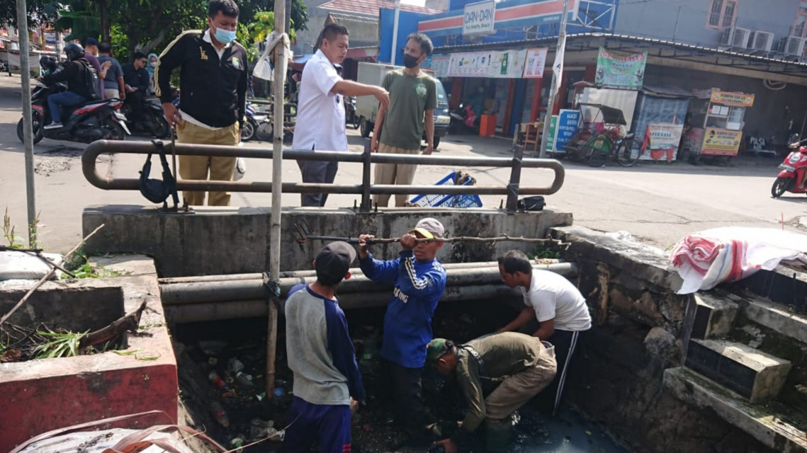 Guna Menghindari Banjir, Lurah Kotabaru Lakukan Ini