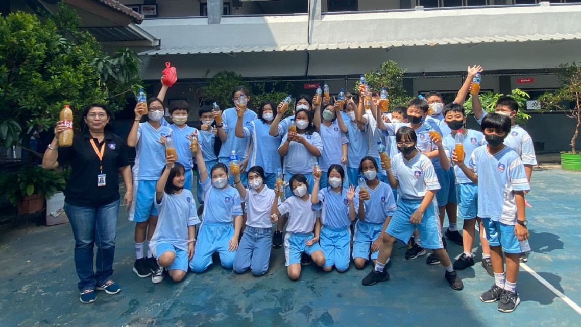 Lewat Eco Enzim, SD Ananda Bekasi Diajak Peduli Lingkungan