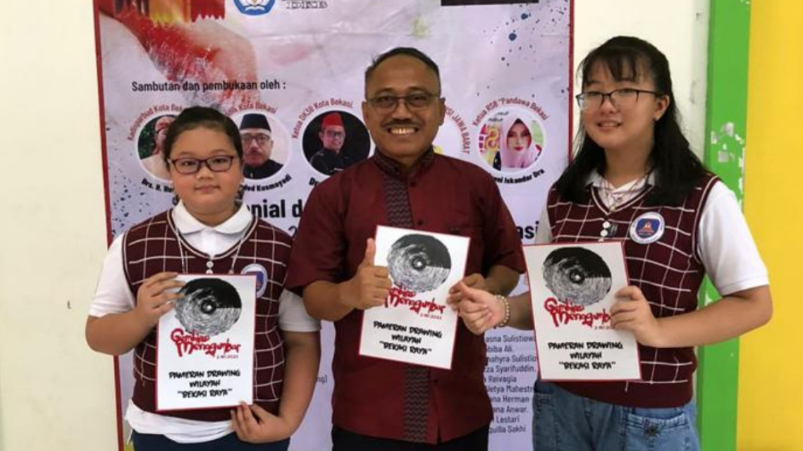 Gambar 2 Siswi SD Ini Dipamerkan Dalam Ajang Hari Menggambar Nasional