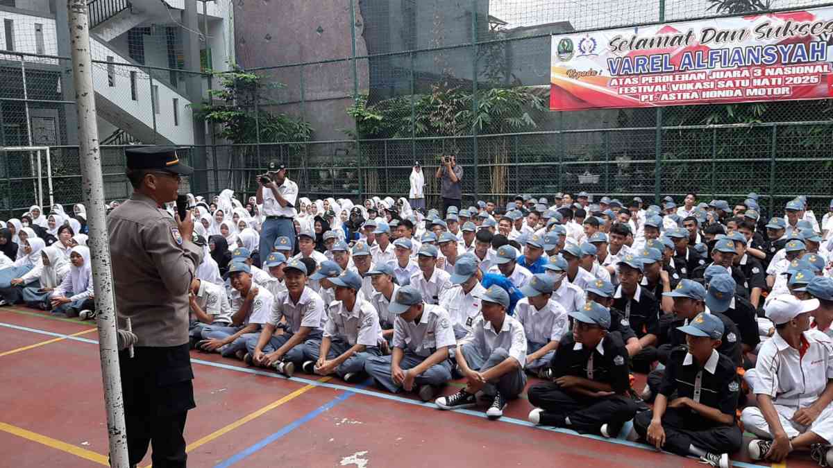 Cegah Tawuran Polsek Bekasi Barat Giatkan Binluh Di Sekolah - Sekolah