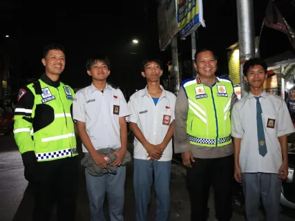 Polres Metro Bekasi Kota Intensifkan Patroli Cipkon, Amankan Terduga Pengedar Obat Terlarang
