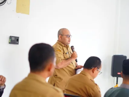 Penutupan Perlintasan Kereta Api Ilegal di Medan Satria Ditunda Sementara