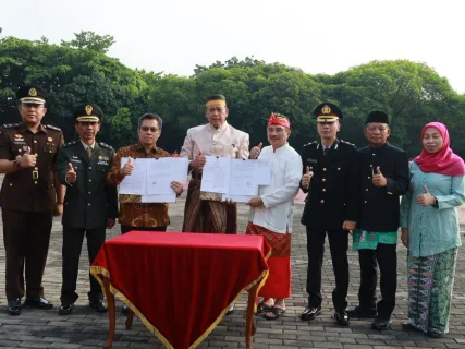 Wali Kota Bekasi Tandatangani Kerja Sama Penghijauan dengan Kementerian Kehutanan