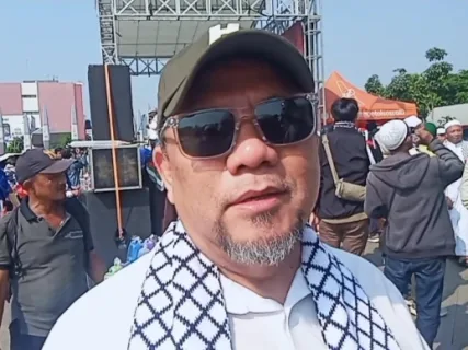 H. Heri Koswara Pimpin Doa Bersama di Bekasi Bersama Palestina Jilid 6: Insyaallah Palestina Merdeka!