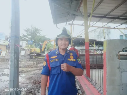 Sigap Tangani Kebocoran Pipa Gas, Damkar Kota Bekasi Tutup Akses dan Cegah Bahaya
