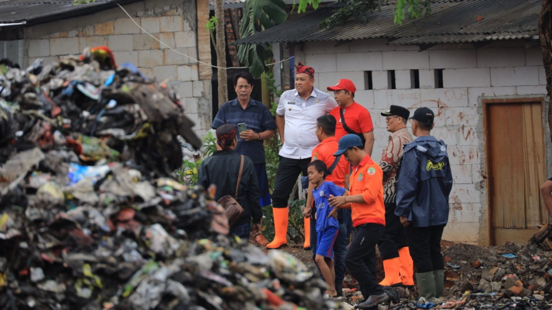 Memindahkan Gundukan Sampah di Kota Bekasi Untuk Wujudkan Taman Kota