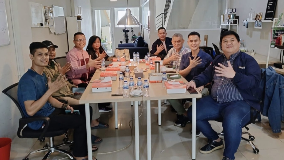 Ketua Partai NasDem Kota Bekasi, Aji Ali Syahbana Bertemu Choky Sitohang