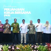 Menaker Saksikan Penandatanganan PKB Jasa Raharja dan Serikat Pekerja, Titipkan Tiga Agenda Strategis