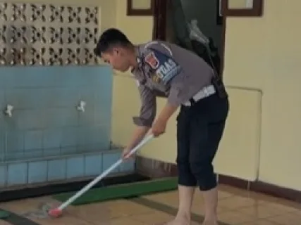 Sat Lantas Polres Bogor Gelar Bakti Religi di Masjid Abdurrohman