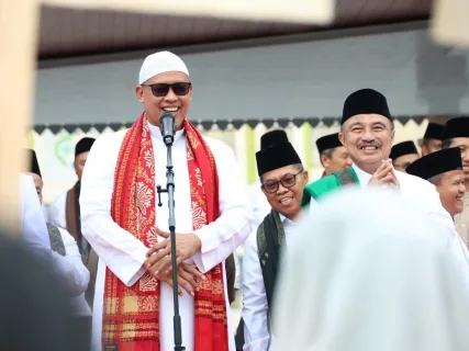 Sambut Tahun Baru Islam, Wali Kota dan Wakil Wali Kota Bekasi Hadiri Pawai Malam 1 Muharram 1448 Hijriah