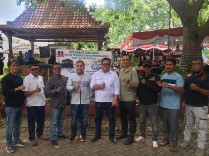 Aliansi Ormas/LSM Kota Bekasi Sambut Kepulangan Tri Adhianto dari Ibadah Haji