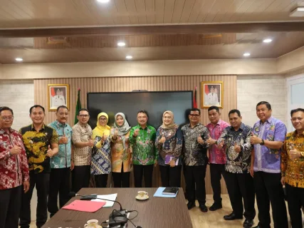 Plh Wali Kota Bekasi Dorong Camat Perkuat Pelayanan Publik dan Tertib Administrasi