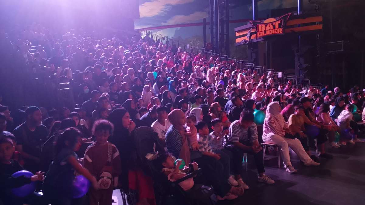 3200 Pengunjung Meriahkan Liburan Sekolah Di Trans Studio Cibubur.