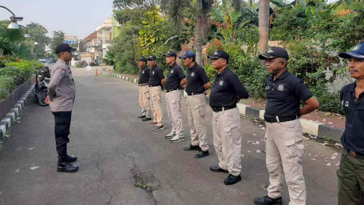 Bhabinkamtibmas Bintara Latih Satpam RW 12 Perkuat Keamanan Lingkungan