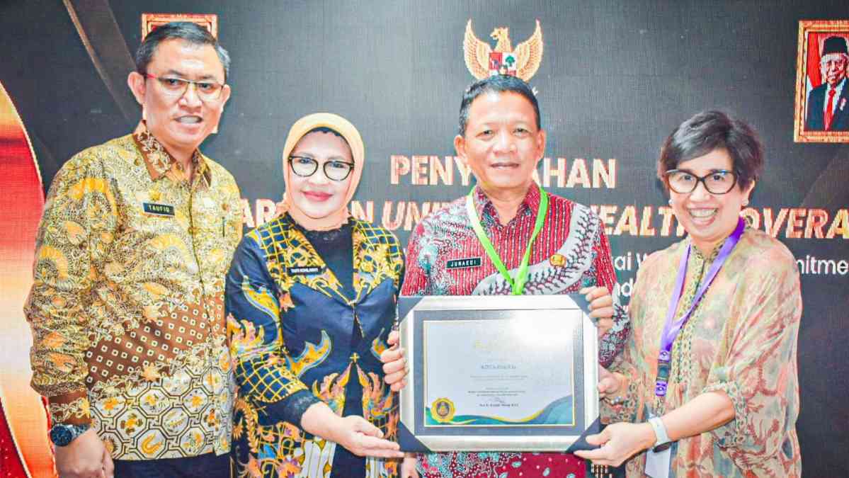 Kota Bekasi Raih Universal Health Coverage Award 2024