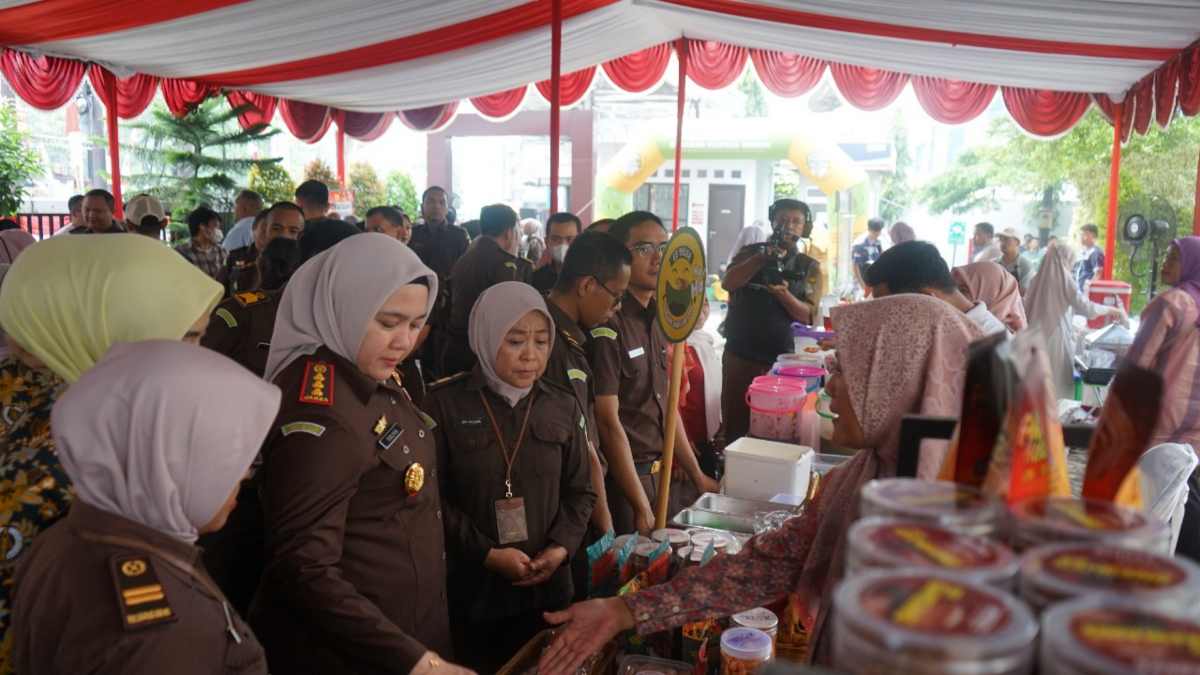Meriah, Pasar Murah & Bazar UMKM Warnai HUT Ke-80