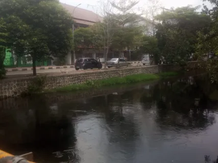 Sejumlah Kali di Kota Bekasi Menghitam dan Berbau, Warga Desak DLH Selidiki Dugaan Pencemaran