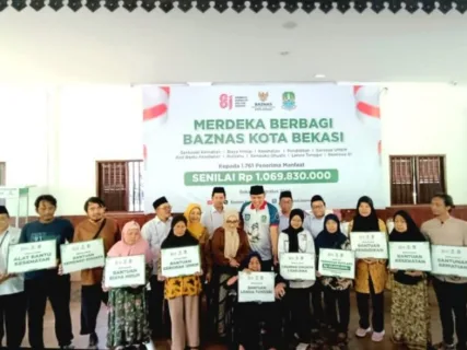 BAZNAS Kota Bekasi Salurkan Bantuan Rp1 Miliar Lewat Program Merdeka Berbagi