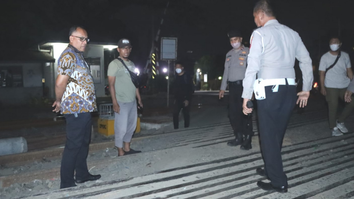 Kapolres Metro Bekasi Tinjau Perlintasan Cikarang yang Kerap Memakan Korban
