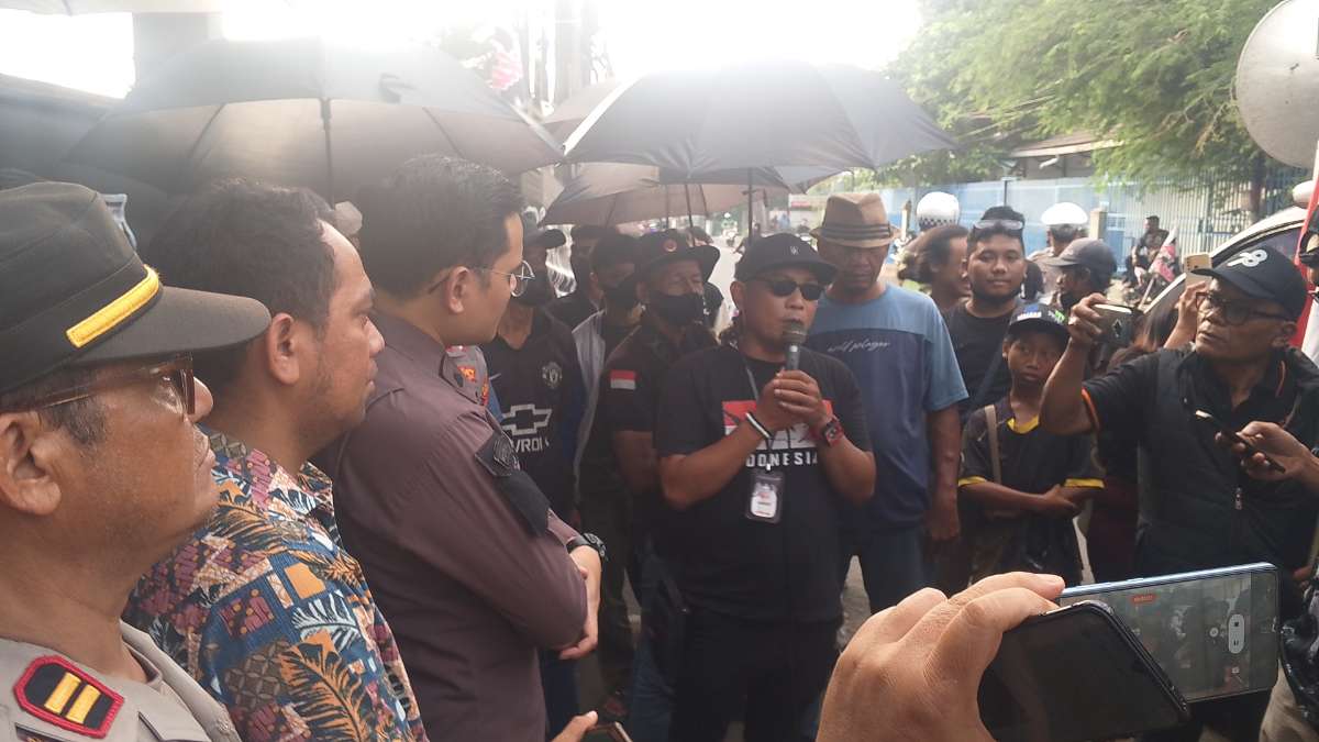 Korupsi Dispora, Massa Desak Kejari Usut Wali Kota Bekasi