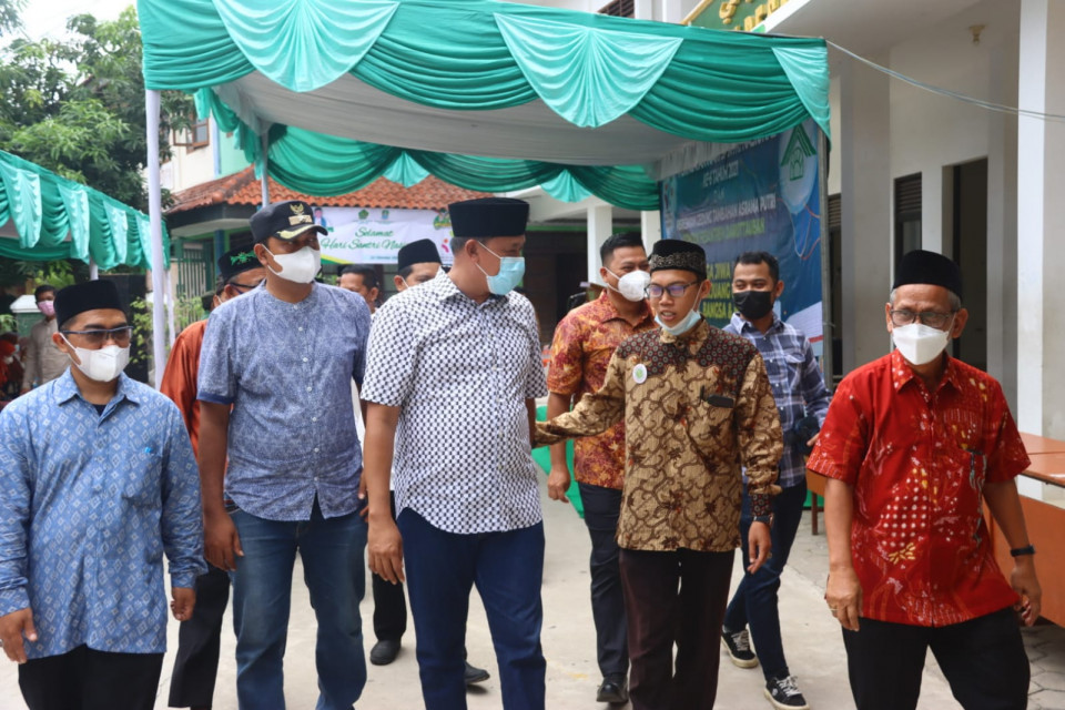 WAKIL WALI KOTA BEKASI RESMIKAN GEDUNG ASRAMA PUTRI PESANTREN DARUTTAUBAH