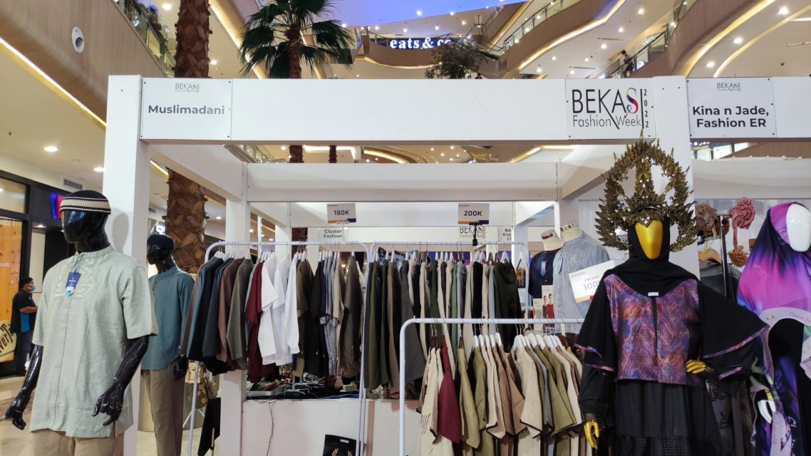 Gelar Promo, Muslimadani Hiasi Acara Bekasi Fashion Week 2022