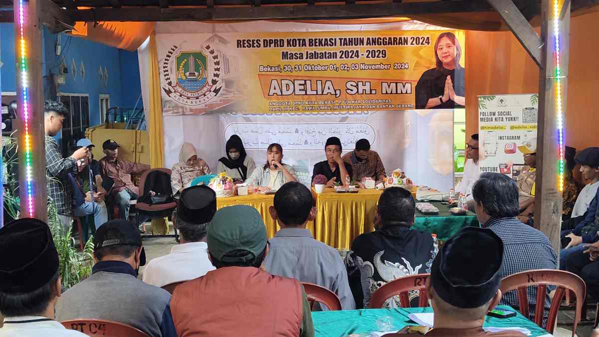 Beri Edukasi, Adelia Gelar Reses di Mustikajaya dan Sepanjang Jaya