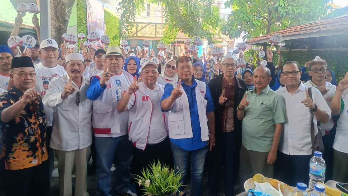 Ratusan Relawan R1HS Deklarasi Menangkan Heri-Sholihin di Kota Bekasi