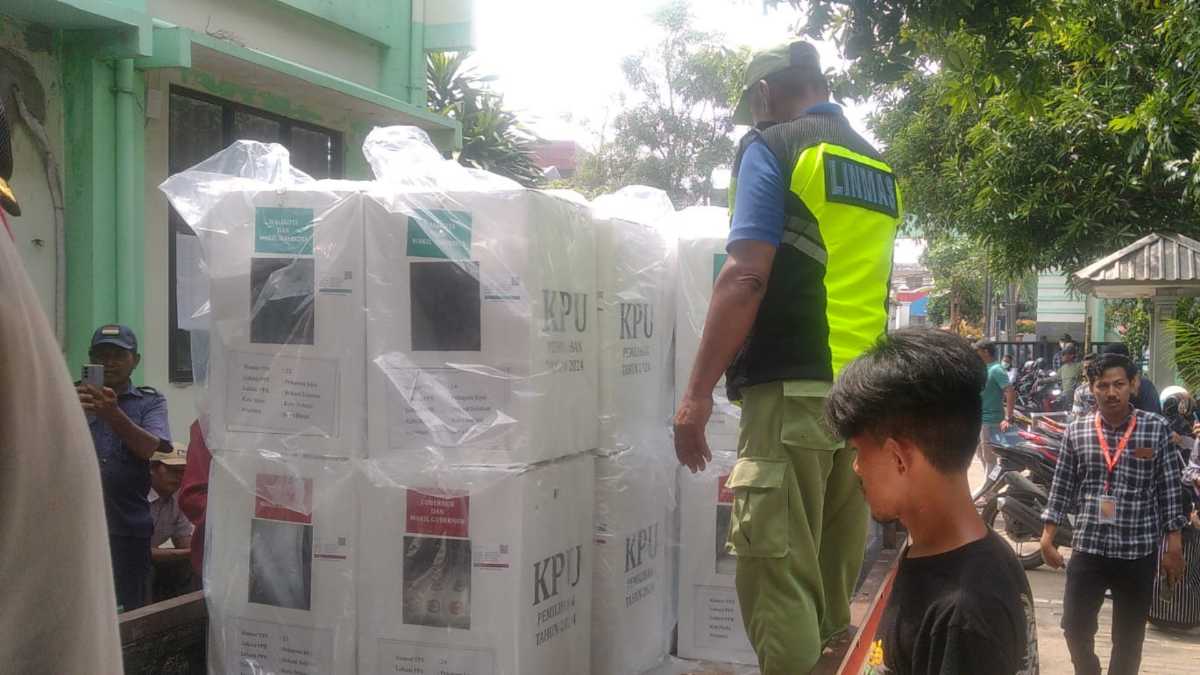 Antisipasi Banjir, Kotak Suara di Pekayon Jaya Dipasang di Lokasi Aman