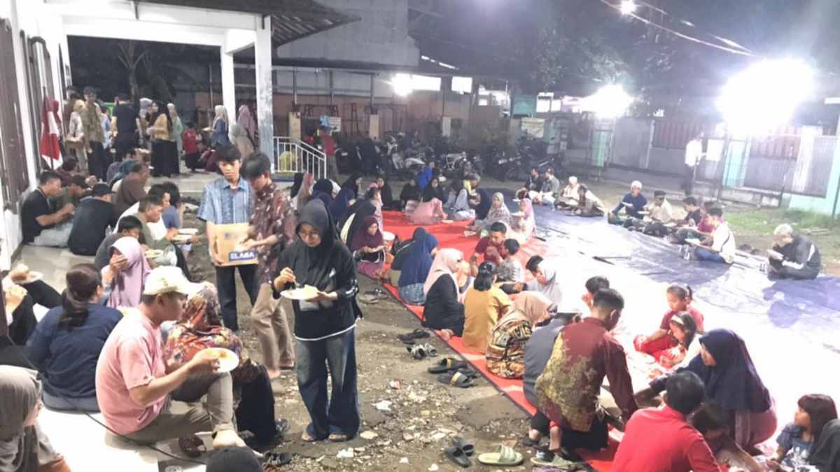 RT Baru di RW 12 Kayuringin Luncurkan Pasar Murah untuk Warga