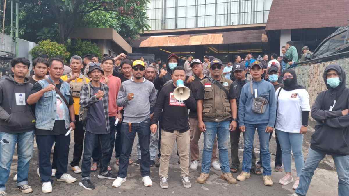 Massa Gelar Demonstrasi, KPUD Kota Bekasi Didesak Transparan